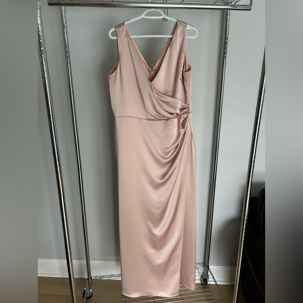 Elegant Pink Sleeveless Dress